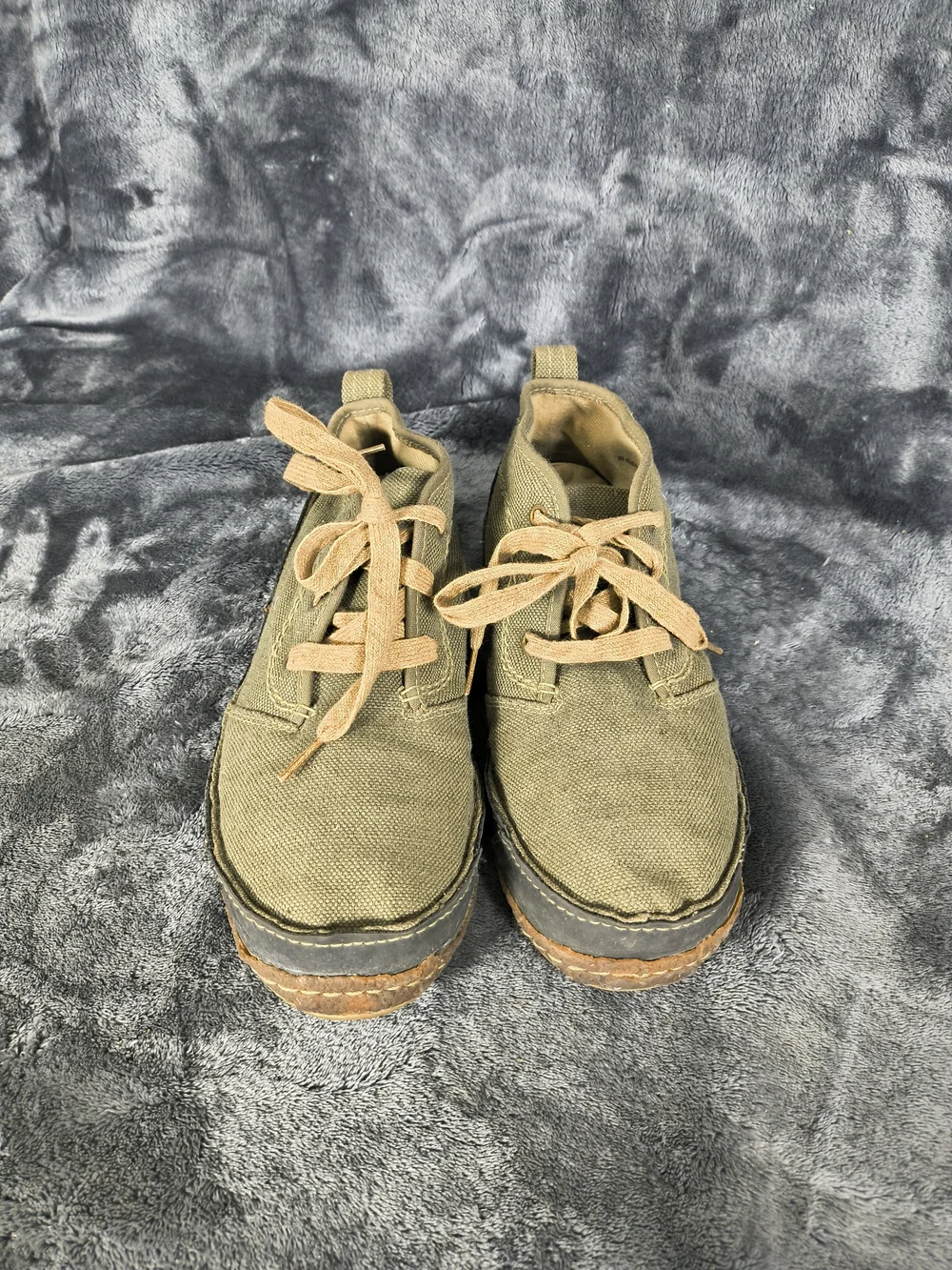 Simple Toemorrow Olive Canvas Chukka Boots with Tan Laces Mens 9